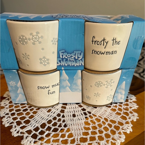 Ceramic “FROSTY THE SNOWMAN” ramekin set - Picture 6 of 9